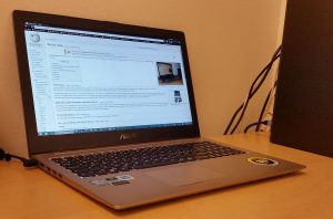 1200px-Bärbar_dator_av_märket_Asus